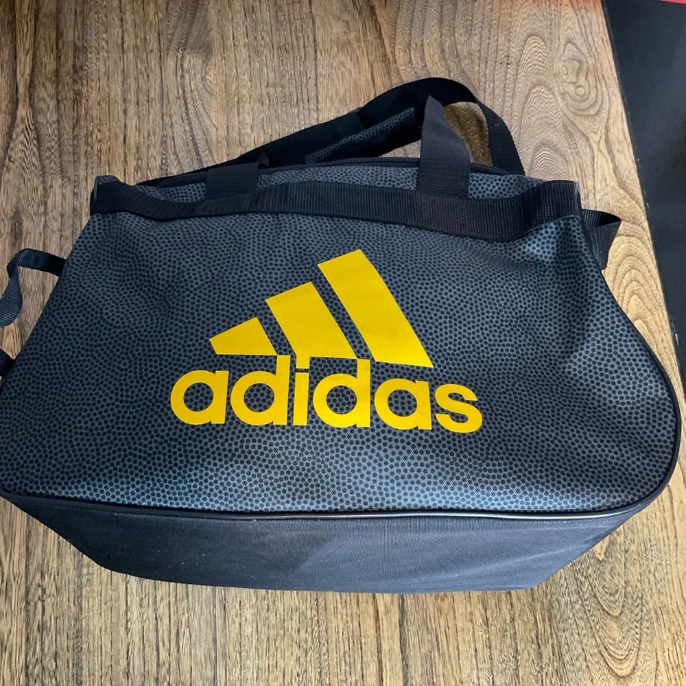 Adidas Gym Duffle Bag, gray & yellow, handles & shoulder strap, EUC!